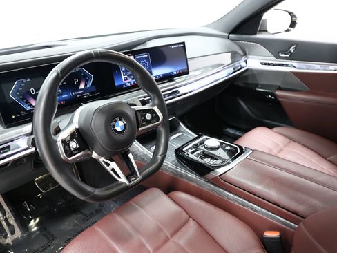 Used 2023 BMW 740i w/ Parking Assistance Package RWD image 20