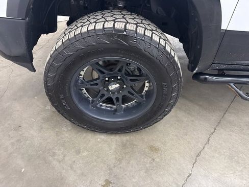 Used 2014 RAM 1500 Outdoorsman image 15