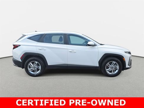 Used 2025 Hyundai Tucson SE image 4
