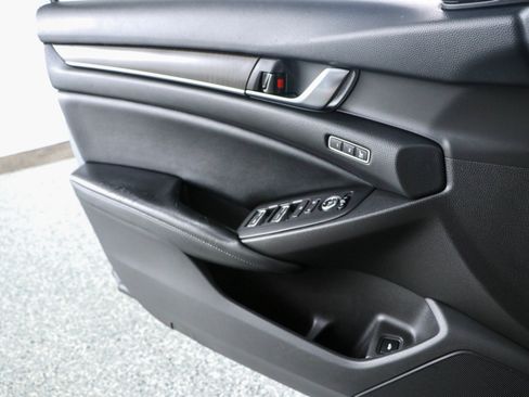 Used 2018 Honda Accord EX-L image 19