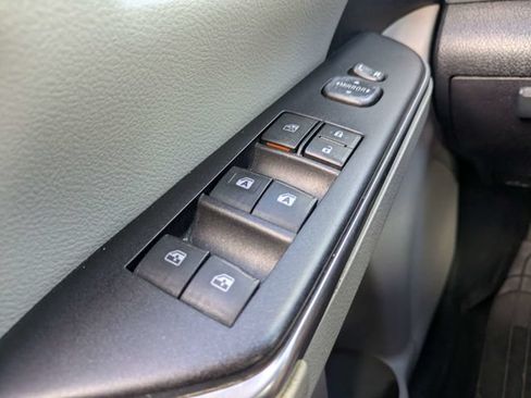 Used 2016 Toyota Camry SE FWD image 23
