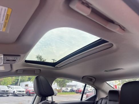 New 2025 Nissan Sentra SR image 30