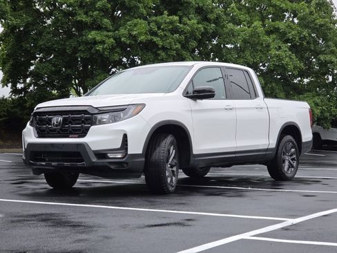 Certified 2025 Honda Ridgeline Sport image 18