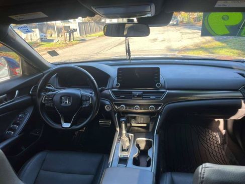 Used 2019 Honda Accord Sport image 10