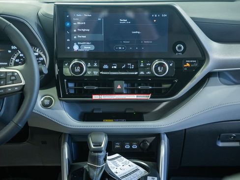 New 2026 Toyota Highlander XLE AWD/4WD image 21