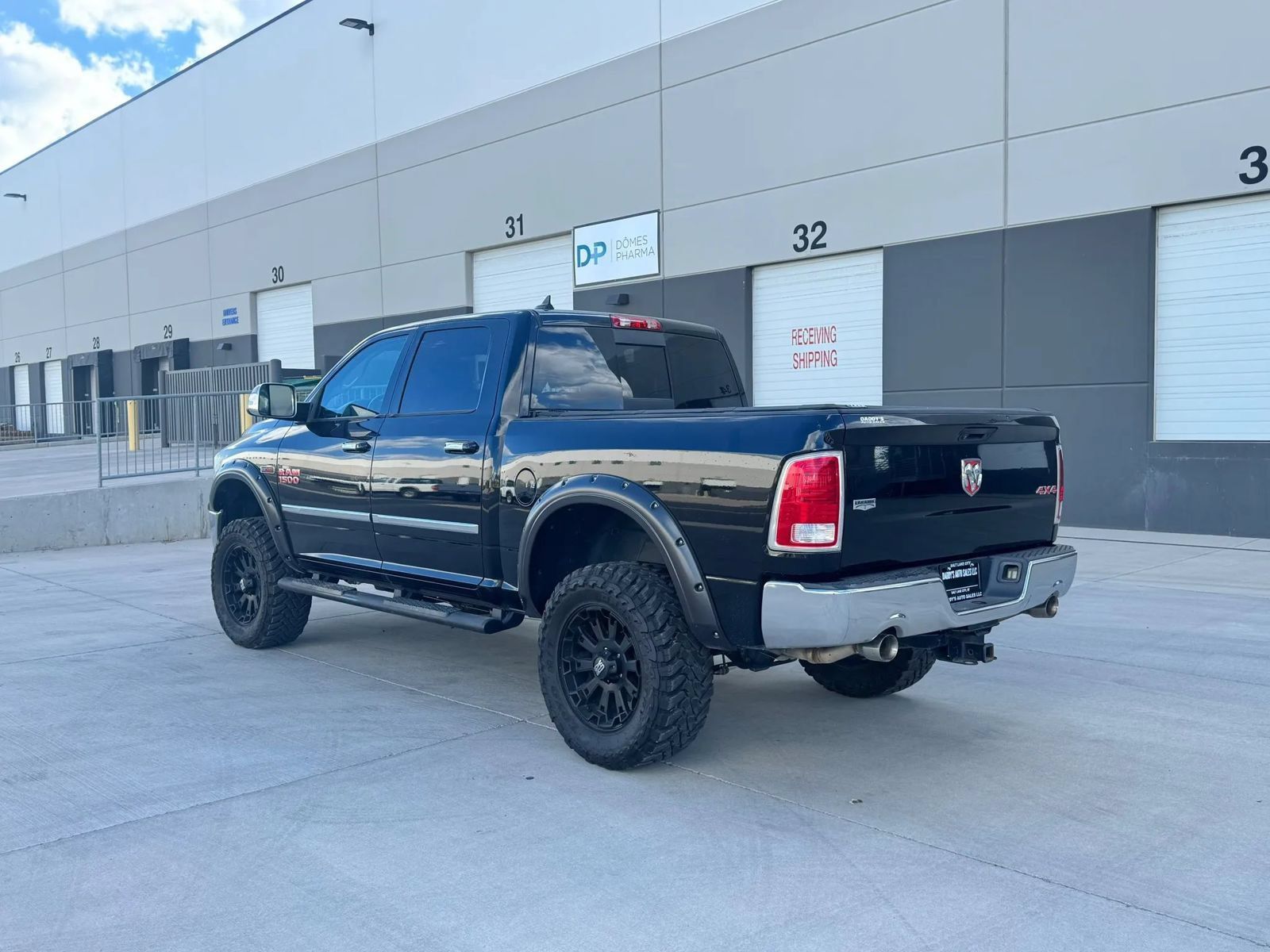 Used 2015 RAM 1500 Laramie w/ Convenience Group AWD/4WD image 3