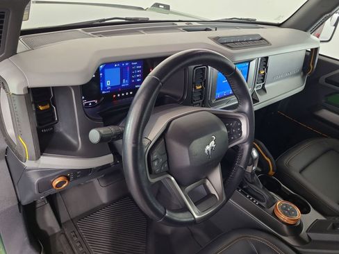 Used 2022 Ford Bronco Badlands image 12