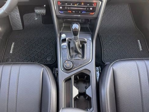 Used 2024 Volkswagen Tiguan SE image 19
