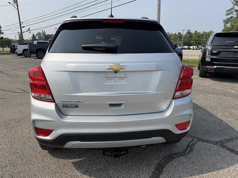 Used 2019 Chevrolet Trax LT w/ LT Convenience Package AWD/4WD image 5