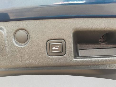 Used 2019 Chevrolet Equinox LT image 27