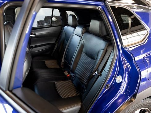 Used 2024 Toyota Corolla Cross XSE w/ Convenience Package image 13