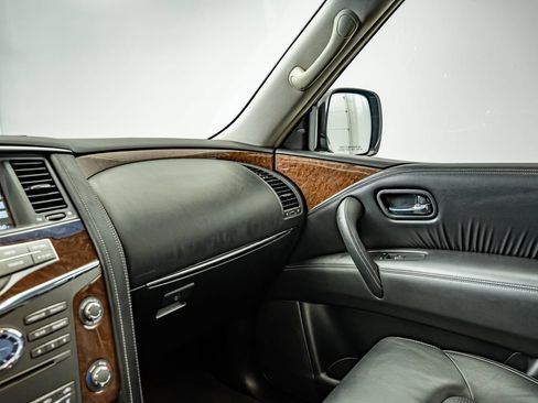 Used 2017 INFINITI QX80 4WD w/ Driver Assistance Package image 31