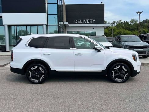 Used 2023 Kia Telluride EX w/ EX Captain's Chair Package AWD/4WD image 30