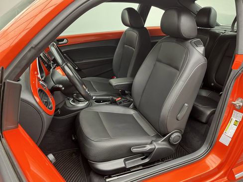 Used 2016 Volkswagen Beetle 1.8T SE image 8