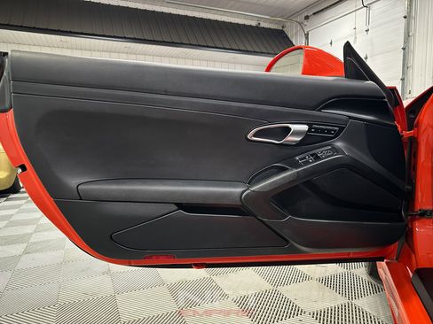 Used 2017 Porsche 718 Boxster Roadster 2D image 40