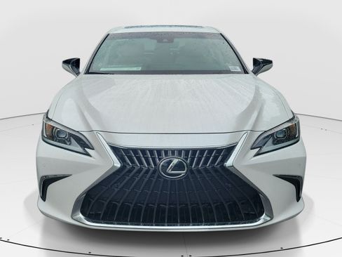 Used 2024 Lexus ES 350 w/ Premium Package FWD image 2