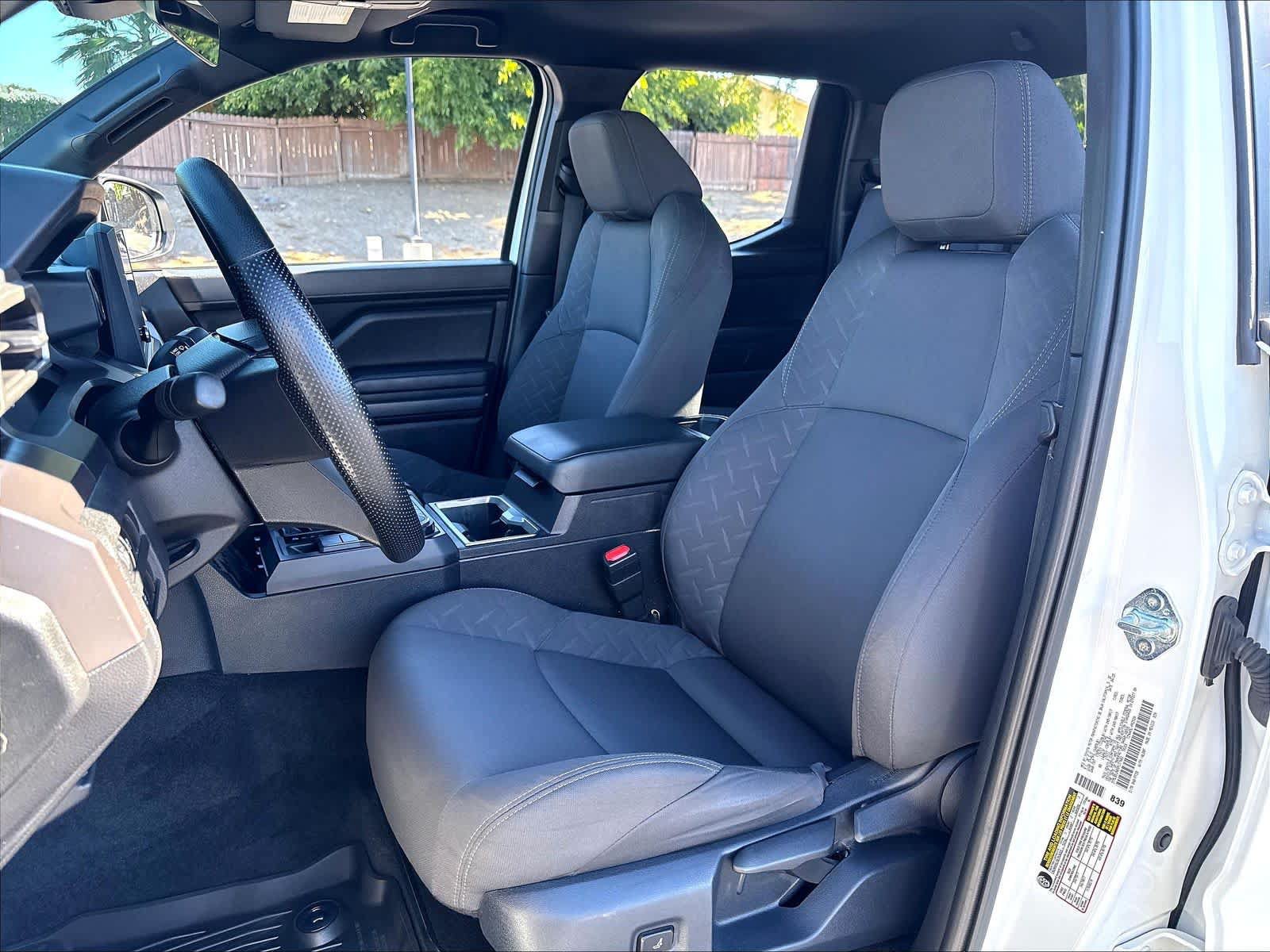 Used 2025 Toyota Tacoma SR5 AWD/4WD image 28