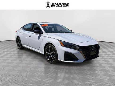 Used 2023 Nissan Altima 2.5 SR w/ SR Premium Package FWD image 1