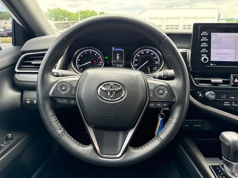 Used 2024 Toyota Camry SE w/ Cold Weather Package FWD image 21