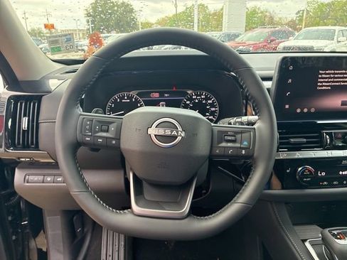 New 2026 Nissan Pathfinder SV image 11