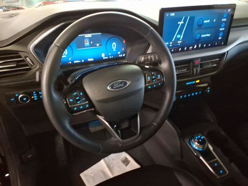 Used 2024 Ford Escape Platinum image 6