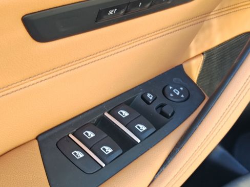 Used 2023 BMW 530i w/ Convenience Package image 19