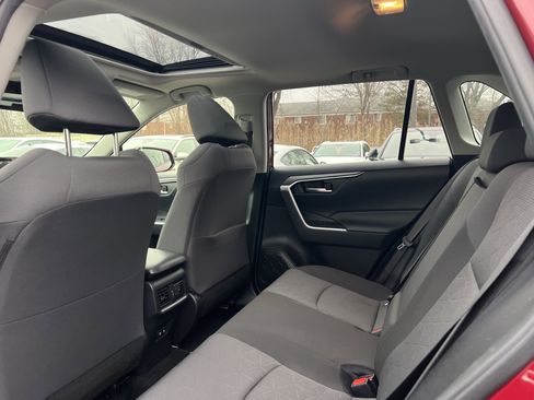 Used 2019 Toyota RAV4 XLE image 24