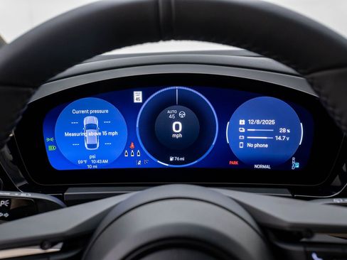 New 2025 Porsche Macan 4S Electric image 22