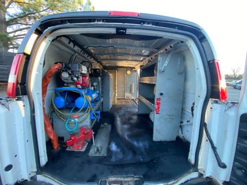 Used 2017 Chevrolet Express 3500 LS image 13