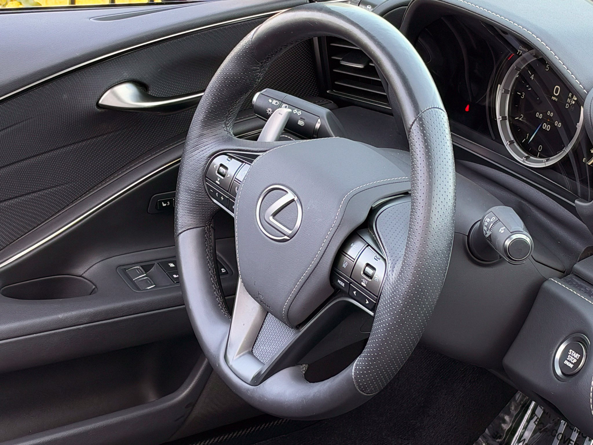 Used 2023 Lexus LC 500 Convertible RWD image 22