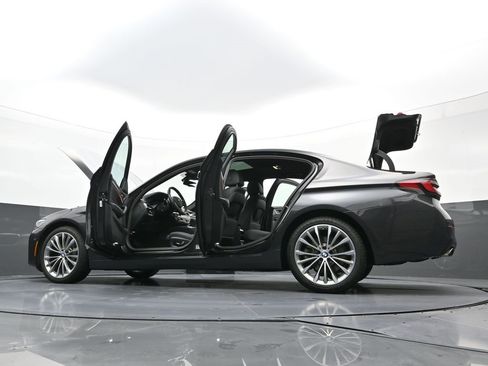 Used 2023 BMW 530i xDrive w/ Premium Package image 42