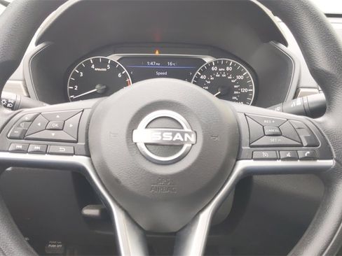 Used 2024 Nissan Altima 2.5 SV image 19