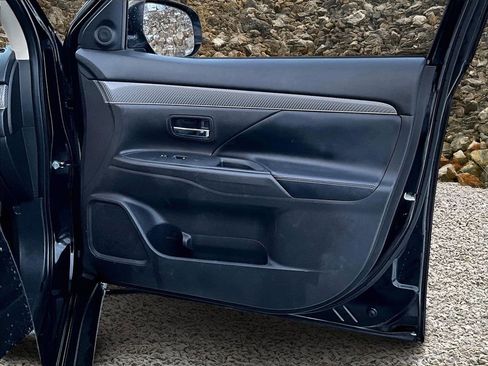 Used 2020 Mitsubishi Outlander SE image 22