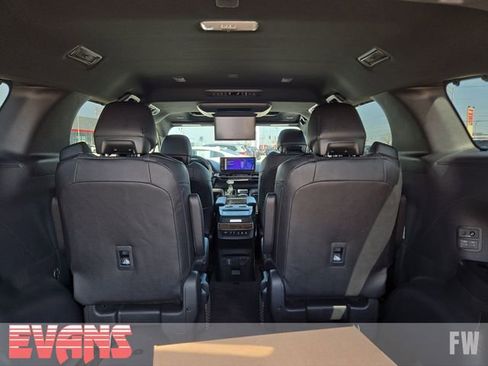New 2026 Toyota Sienna Platinum image 32