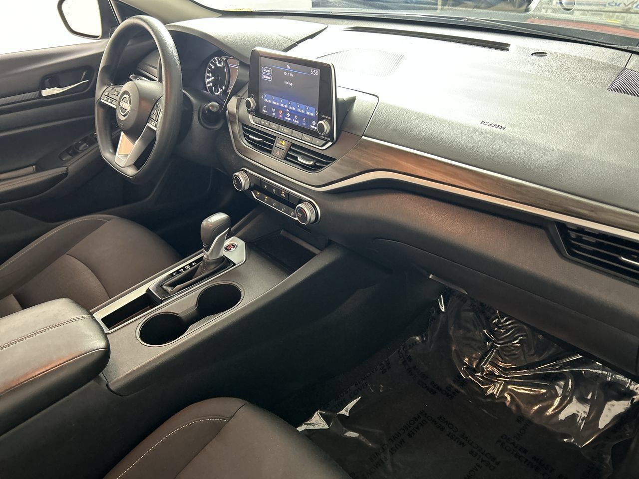 Used 2025 Nissan Altima 2.5 SV FWD image 27