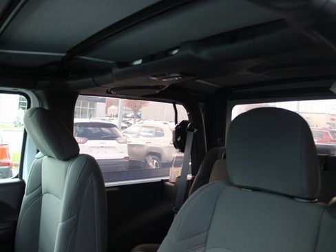 Used 2021 Jeep Wrangler Willys image 18