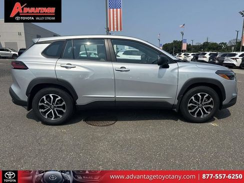 Used 2026 Toyota Corolla Cross AWD Hybrid image 5