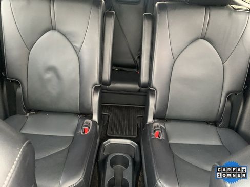 Used 2023 Toyota Highlander Limited image 32