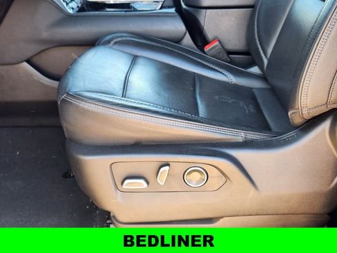 Used 2024 GMC Yukon XL Denali image 25