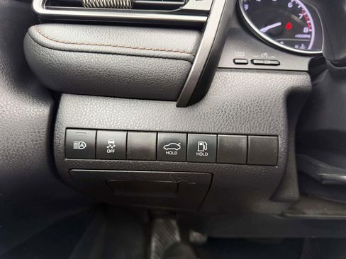 Used 2019 Toyota Camry LE w/ Carpet Mat Package image 30