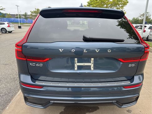 Used 2026 Volvo XC60 B5 Plus AWD/4WD image 11