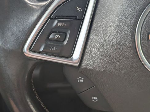 Used 2020 Chevrolet Camaro LT RWD image 11