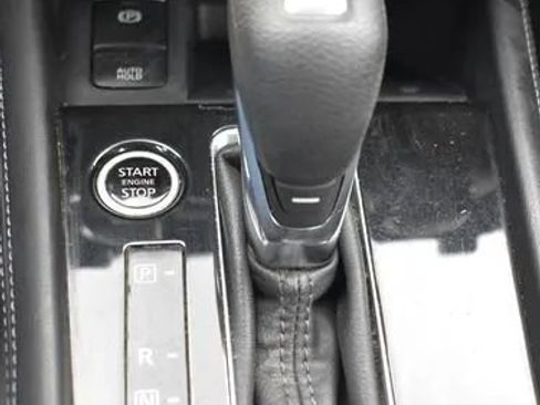 Used 2023 Nissan Kicks SR w/ SR Premium Package FWD image 34