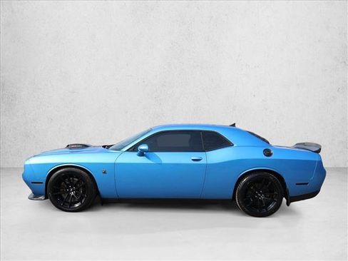 Used 2019 Dodge Challenger R/T Scat Pack w/ Shaker Package RWD image 9