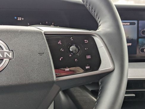 Used 2025 Nissan Murano SV image 16