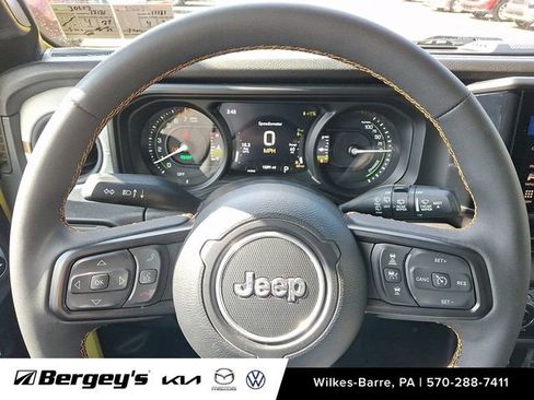 Used 2024 Jeep Wrangler Unlimited w/ Convenience Group AWD/4WD image 21