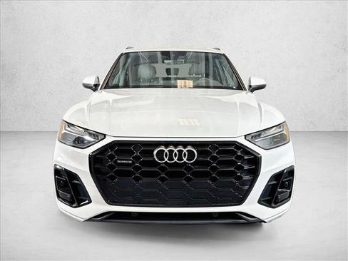 Used 2025 Audi Q5 2.0T Premium w/ Convenience Plus Package AWD/4WD image 2