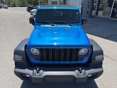Used 2024 Jeep Wrangler Unlimited Sport AWD/4WD image 10