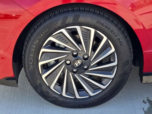 Used 2025 Hyundai Sonata Limited image 11