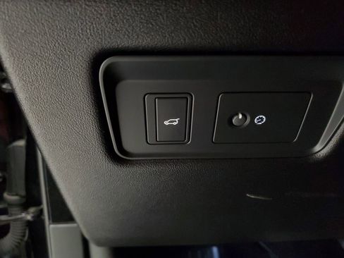 Used 2020 Land Rover Range Rover Sport HST image 14